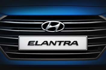 Closer view of radiator grille with Elantra logo